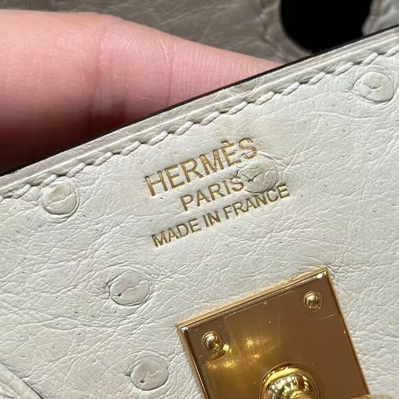 Classic Hermes Bag: A Stylish and Versatile Choice for Elegance - Picture 6 of 6